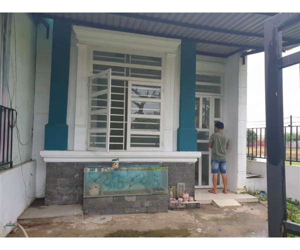 Nhà sổ hồng riêng, dt 4.5x20m, giá 880tr, gần UB xã Mỹ Hạnh Nam LH 0938 765 845