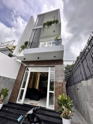 Cần tiền gấp giảm từ 8ty850 xuống còn 7tỷ9 nhà mặt tiền Q12 
