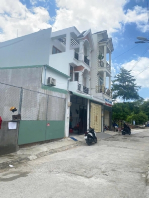 NHÀ 1 TRỆT 1 LỬNG – 64M² – 2PN – CÓ SÂN ĐẬU XE THOẢI MÁI 